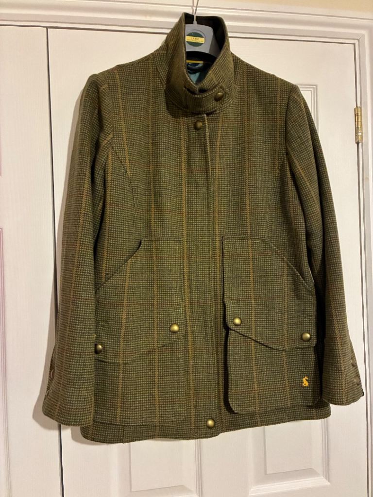 Joules beautifully warm Green Tweed Field coat very stylish and in excellent as new condition. 