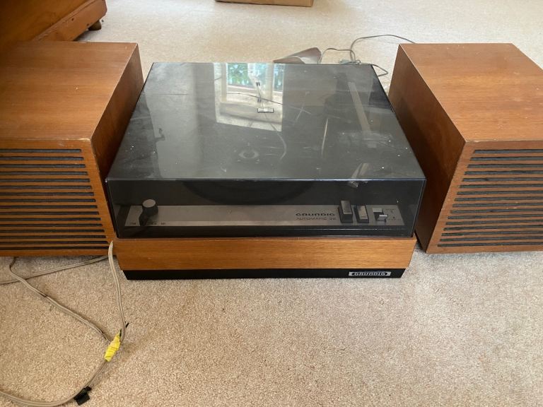 Grundig Automatic 500 Record Player with Speakers