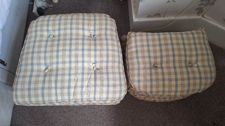 SET OF 4 GARDEN FURNITURE CUSHION PAIRS