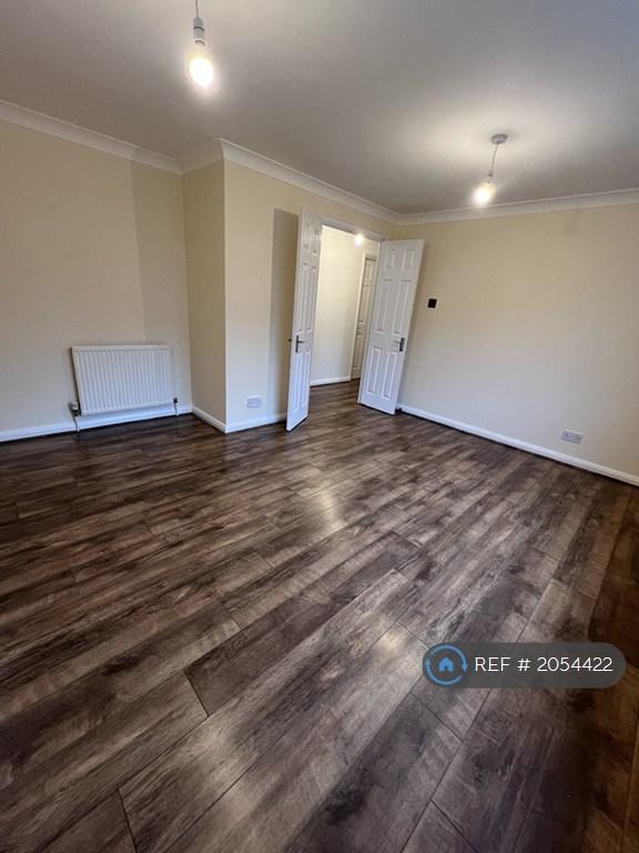 1 bedroom flat in The Maltings, Romford, RM1 (1 bed) (#2054422)