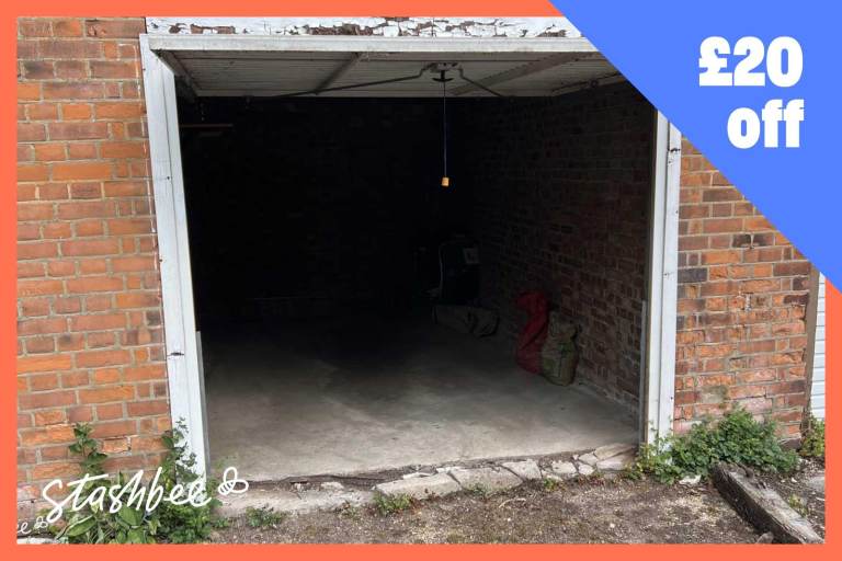 Garage to rent in London (N6) | Stashbee