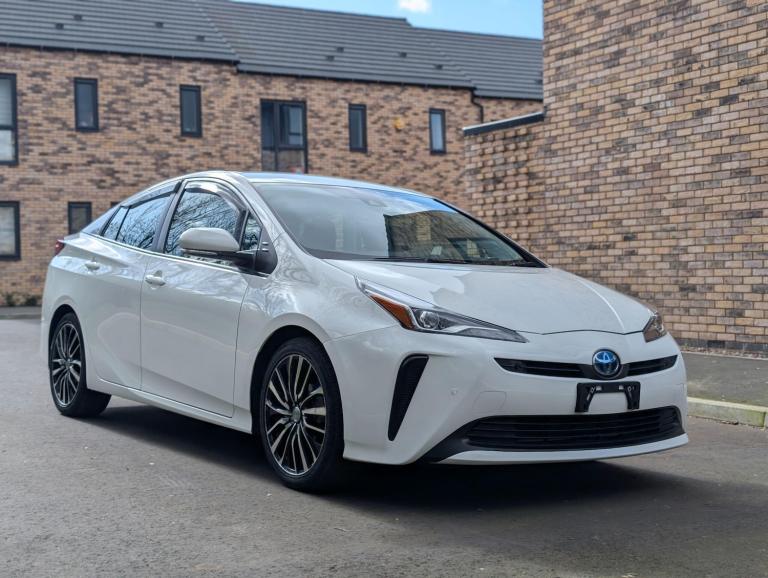  Toyota Prius 1.8 VVT-h Business Edition CVT Euro 6 (s/s) 5dr Petrol/Electric Hybrid Automatic