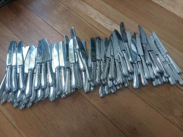 68x Lancaster stainless steel medium knives. Bead pattern. Restaurants/Hospitality/Catering. 