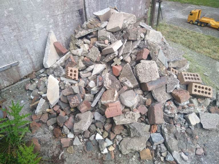 Rubble, Hardcore, Bricks