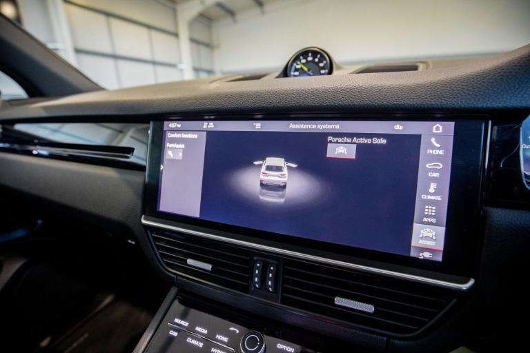 2020 Porsche Cayenne E-Hybrid 5dr Tiptronic S ESTATE PETROL/ELECTRIC Automatic