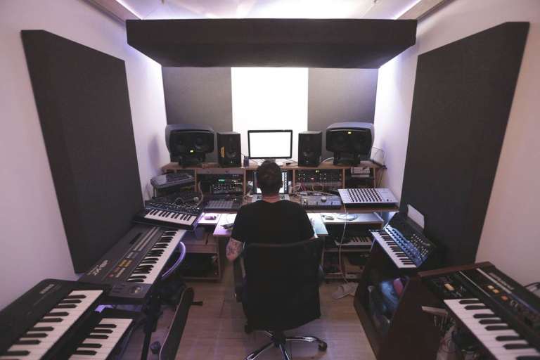 Music Studio | SoundProofed Room | Podcast to Rent In Hackney East London E9