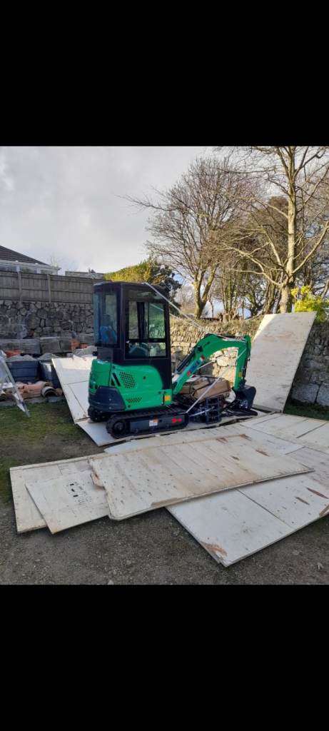 1.8T mini excavator NO VAT