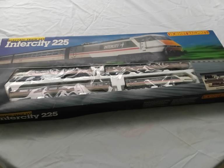 Hornby Intercity 225 Train set