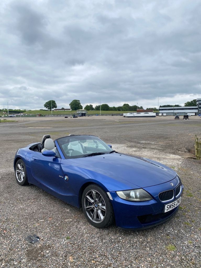 2007MY BMW Z4 2.5si Sport [218hp] Roadster (Audi TT, Mazda MX-5, Porsche Boxster Rival)