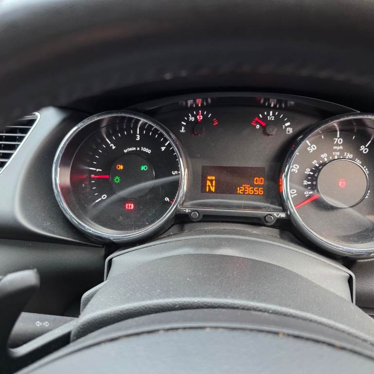 PEUGEOT 3008 ACTIVE E-HDi 1.6 DIESEL YEAR 2013 AUTOMATIC GEARBOX&LONG MOT £20 ROAD TAX PER YEAR!!!