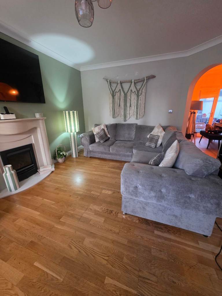 L shaped sofa 