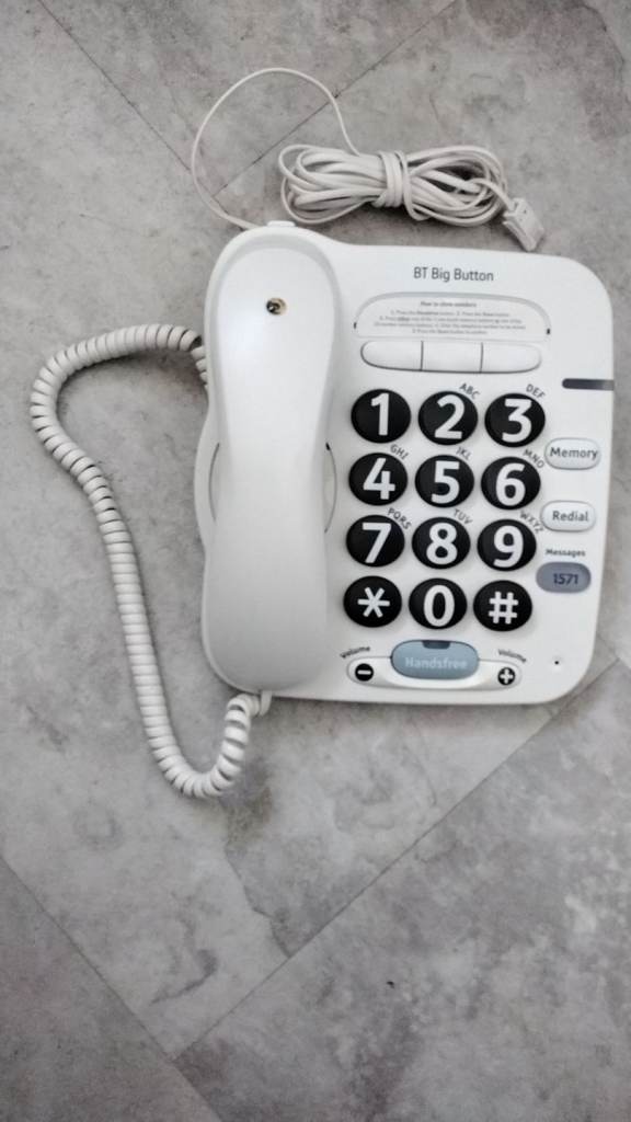 BT BIG BUTTON 100 TELEPHONE. £5