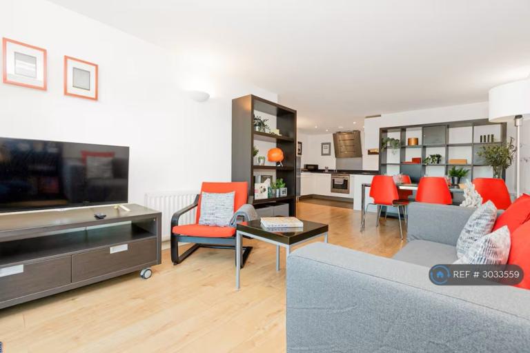 2 bedroom flat in Argyll Road, London, SE18 (2 bed) (#3033559)