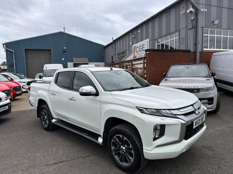 2021 Mitsubishi L200 2.2 DI-D DC Barbarian Pickup Double Cab 4dr Manual 4WD