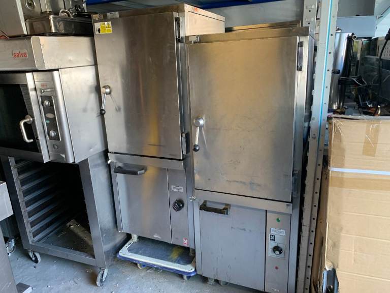 Commercial Stainless Steel Steam Oven – Good Condition CATERING PERI PERI KITCHEN RESTAURANT