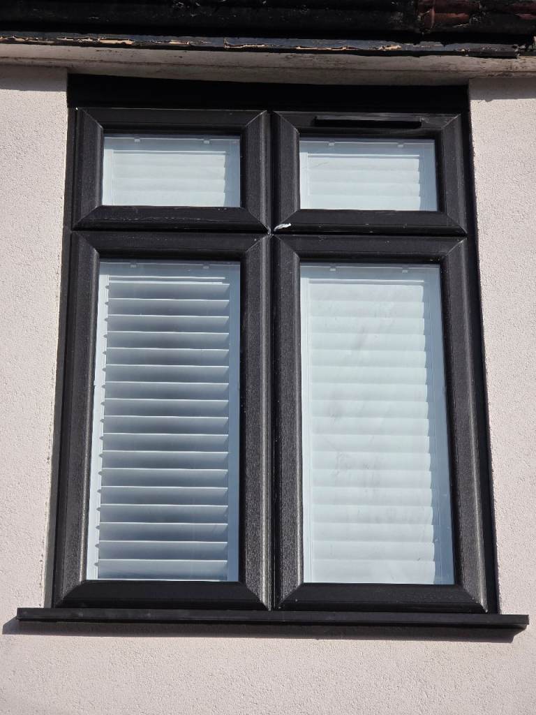Window Shutters – Like New (Arctic White) – Set of 2 or 4 Available