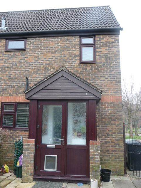 1 bed house for rent in North Holmwood, Dorking. Well maintained and cosy. £995pcm