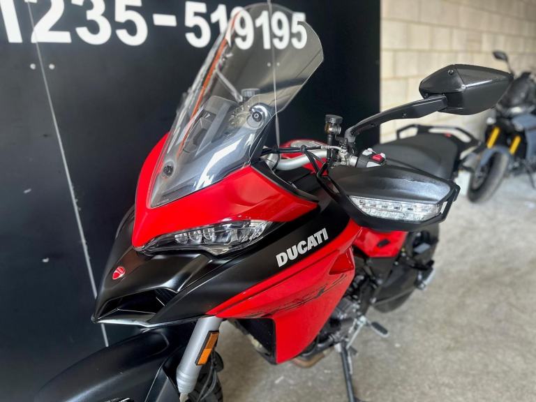 Stunning Low Mileage 2024/24 Ducati Multistrada V2S Motorcycle 
