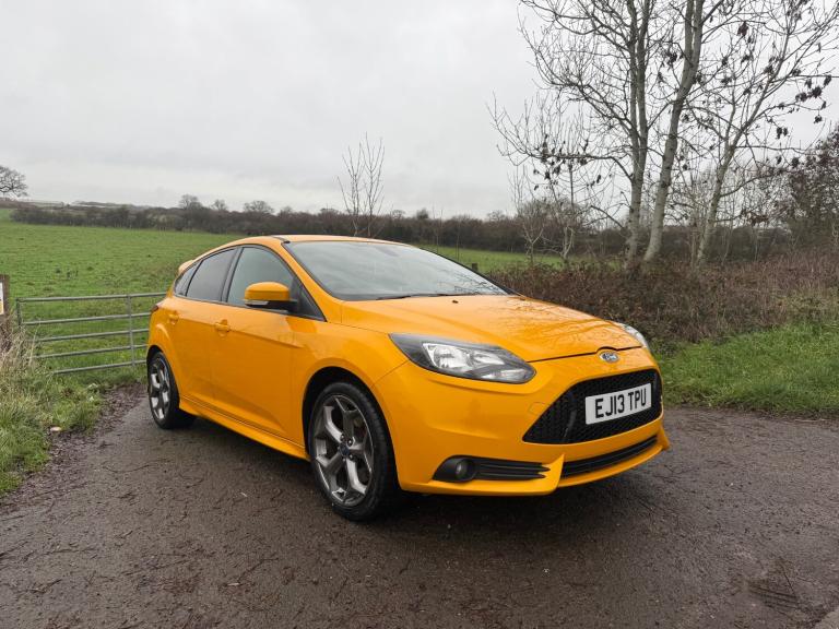 2013 Ford Focus 2.0T ST-2 5dr HATCHBACK Petrol Manual