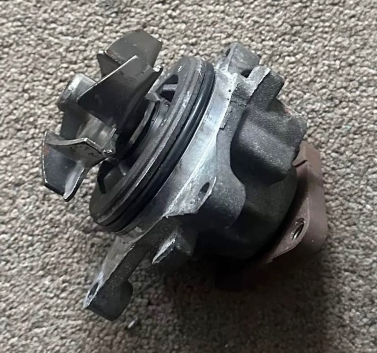 Used Genuine Ford Focus ST250 & RS 2.0 2.3 Water Pump 2026506 Low Miles 30k