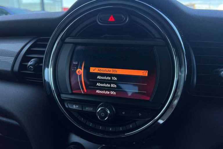 2018 MINI Hatch 1.5 Cooper Hatchback 3dr Petrol Steptronic Euro 6 (s/s) (136 ps) Hatchback Petrol...