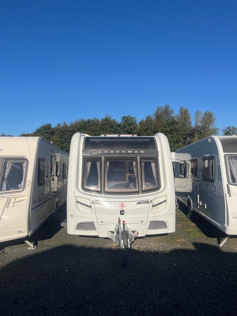 Coachman Pastiche 560/4 4 berth fixed bed fitted mover