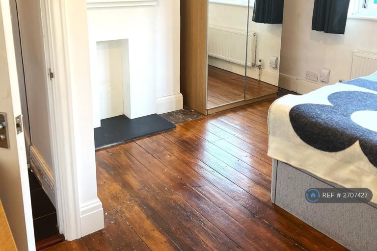 5 bedroom house in Bevendean Crescent, Brighton, BN2 (5 bed) (#2707427)