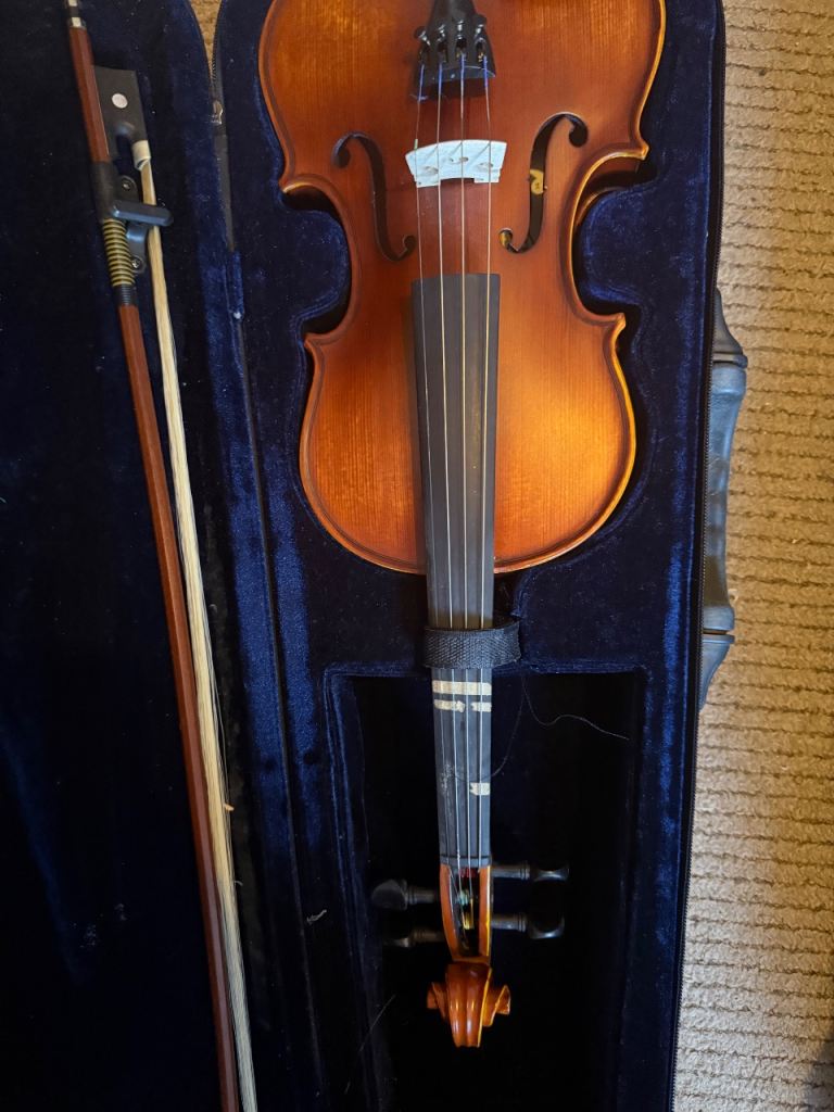 Cadenza 3/4 Student Violin Outfit – with Case & Bow (Great for Beginners)