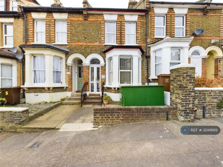 3 bedroom house in Prospect Avenue, Strood, ME2 (3 bed) (#3041889)