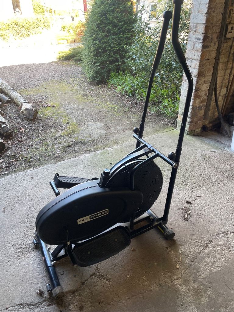 Cross trainer 