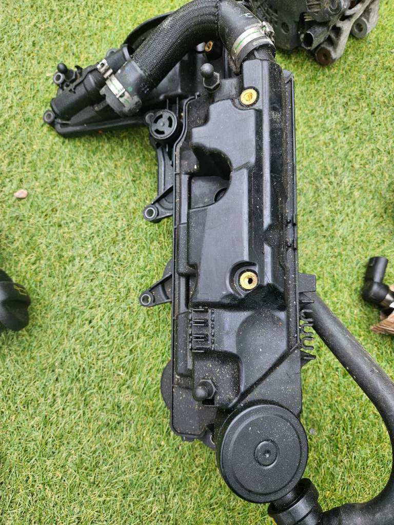 engine valve cover Land rover Evoque
