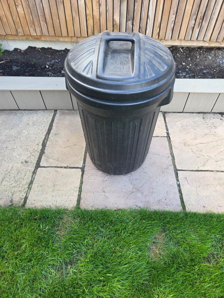 Black Outdoor Dustbin with Lid x 2 – Good Condition Bin