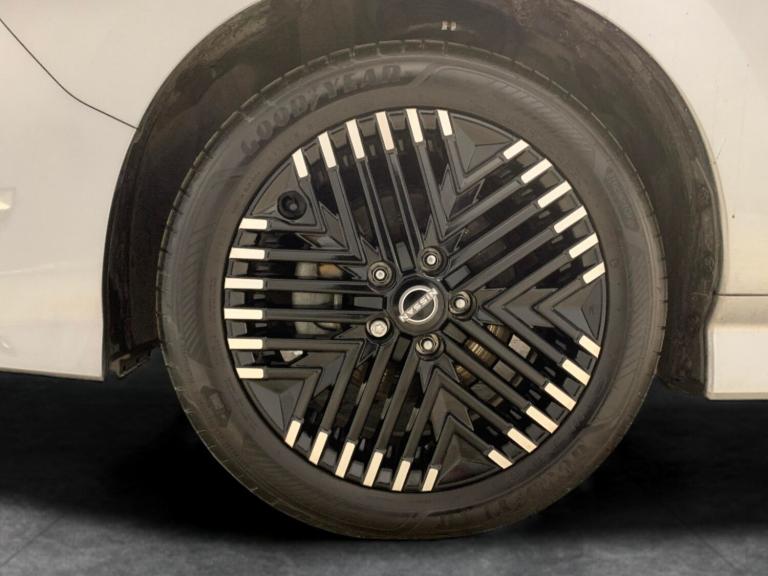 2024 Nissan Leaf 110kW N-Connecta 39kWh 5dr Auto HATCHBACK ELECTRIC Automatic