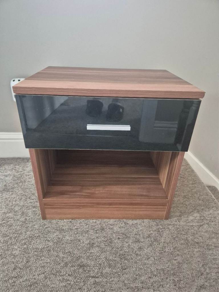 Bedside table 