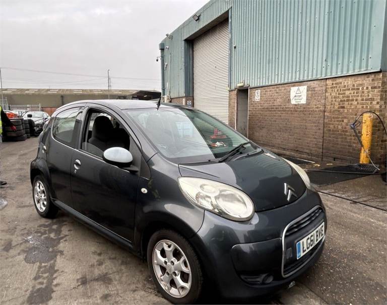 Citroen C1 VTR + Hatchback, 2011, Manual, 998 (cc), 5 doors