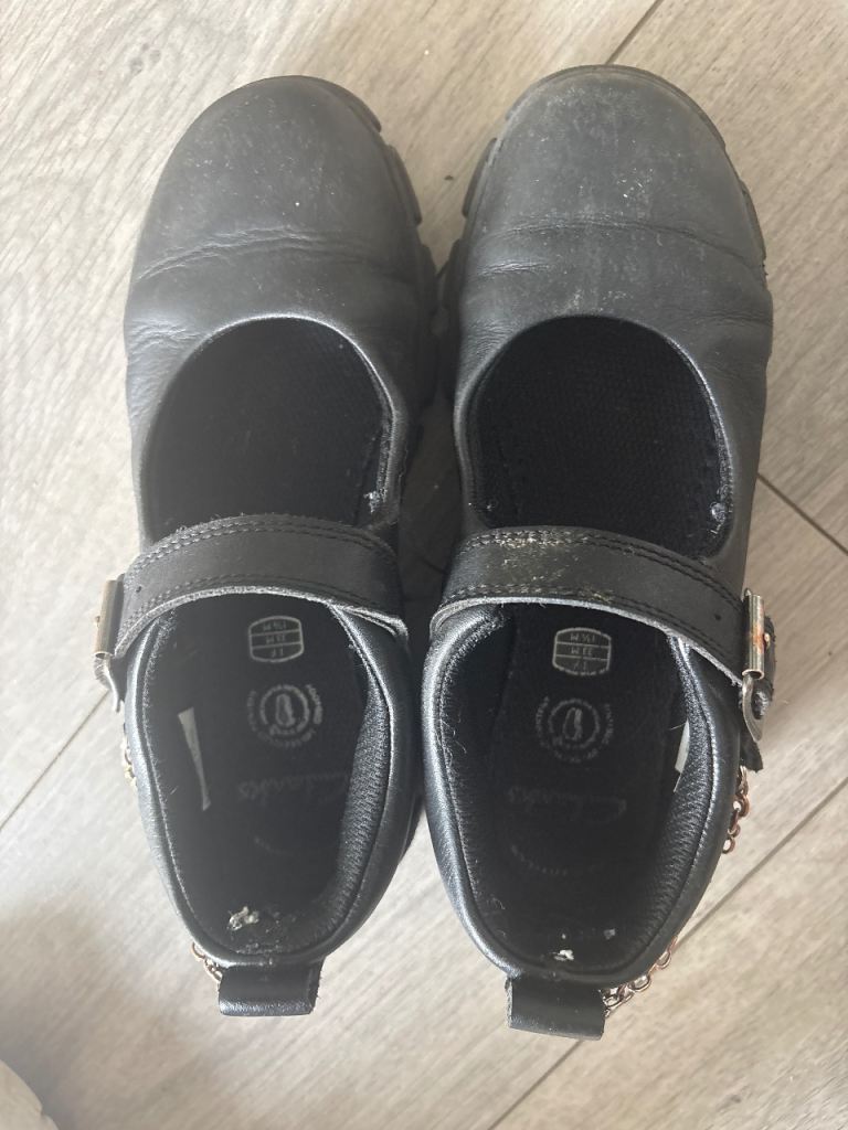 Clarks Black Leather Kids Shoes - Size 1