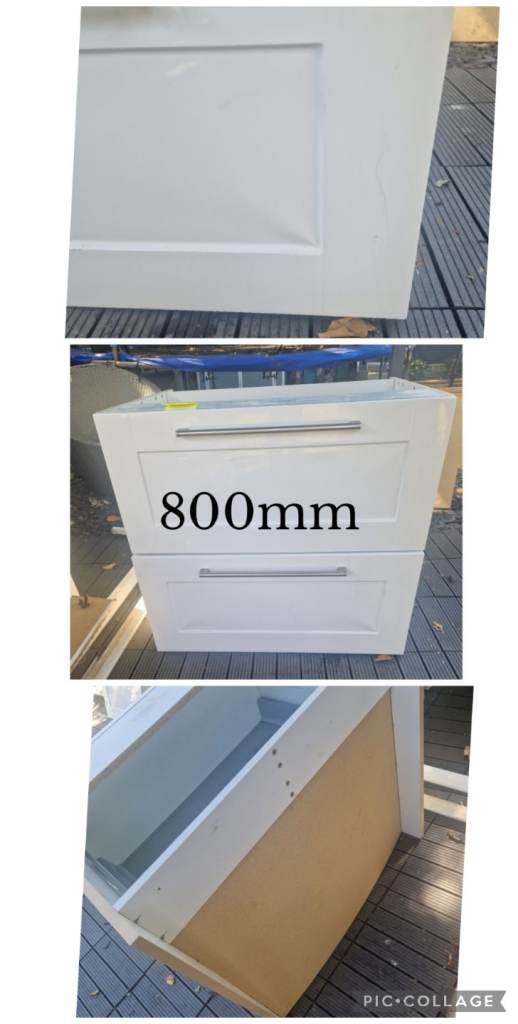Kitchen units - Howdens white gloss shaker, 10 units total