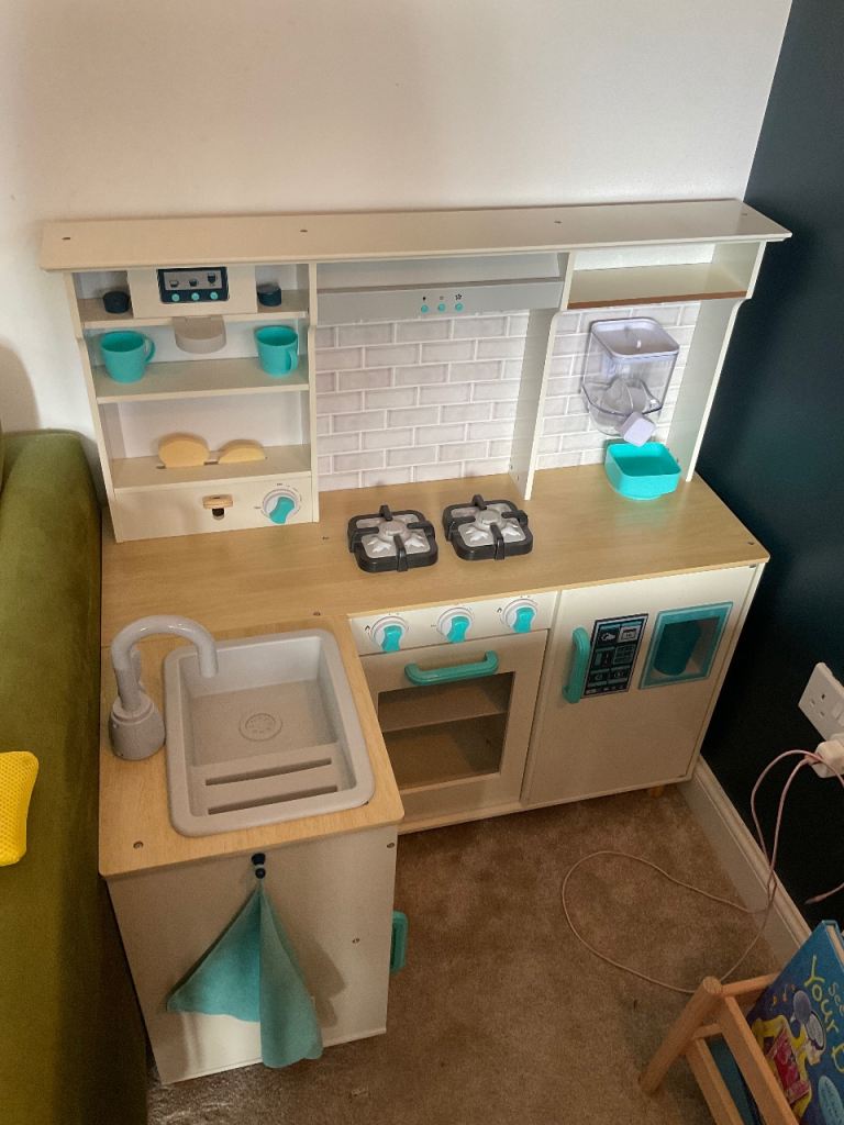 Toy kitchen