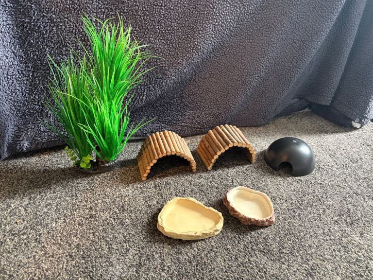 Reptile snake lizard tortoise vivarium decor and accessories 