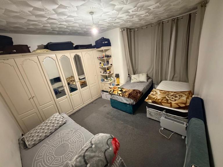 Affordable Bed space in ilford (IG3) area - Near Station 