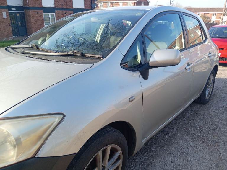 EXCELLENT RUNNER WITH 6 GEAR SPEED LOW FUEL CONSUMPTION .A LADY OWNER. HAS FULL SERVICE HISTORY