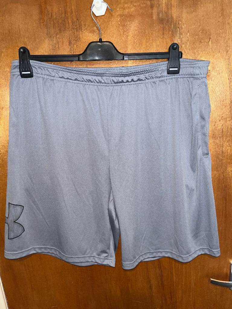 Under Armour Tech Graphic Shorts Silver (2XL, XXL)