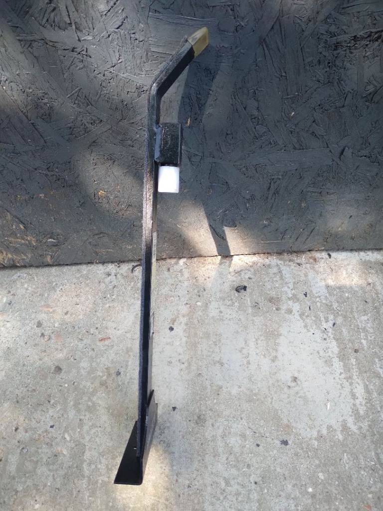 Roughneck Heavy Duty Pull Bar - for laminate and wood flooring - used condition