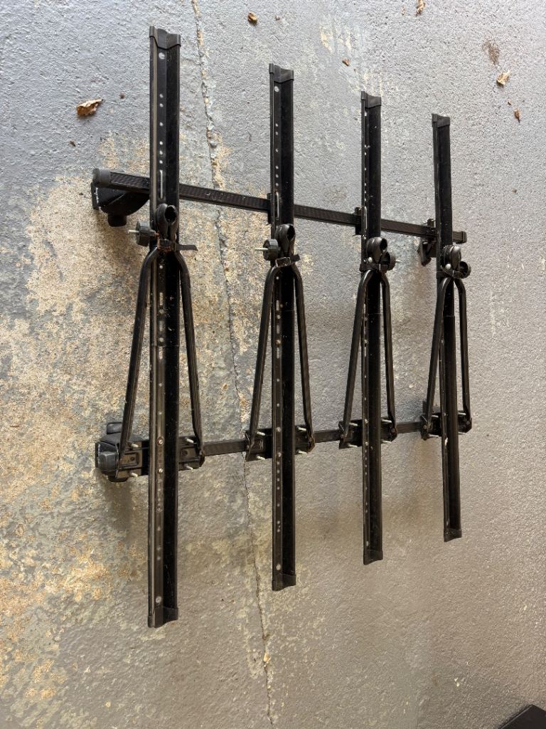 Roof rack with 4 bike racks on