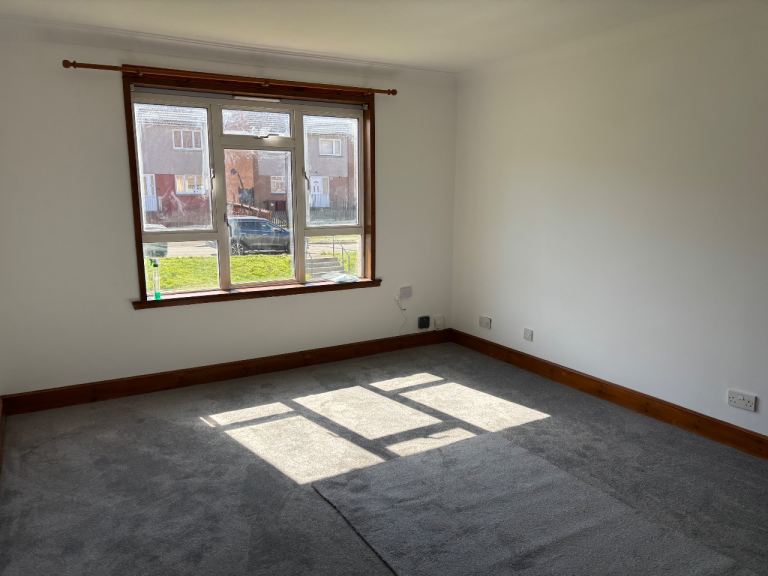 2 bedroom flat (Forth Cresent)