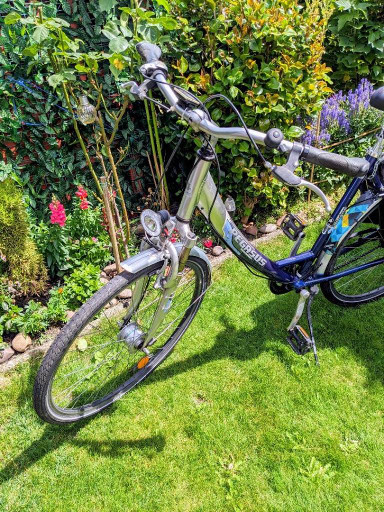 Mens road bike for sale.