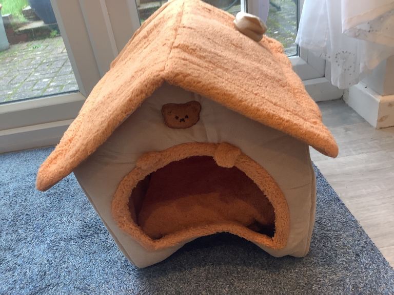 Cat bed/house 100% goes to Waifs and Strays Dorset