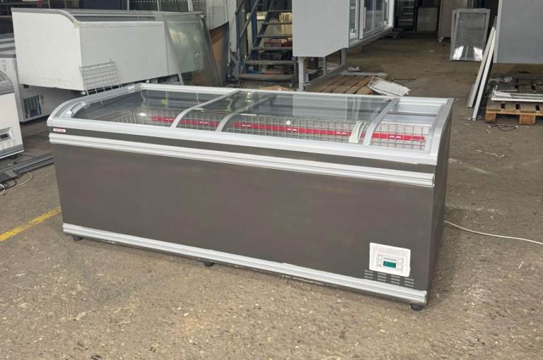 Paris 2.1m aht chest freezers led light