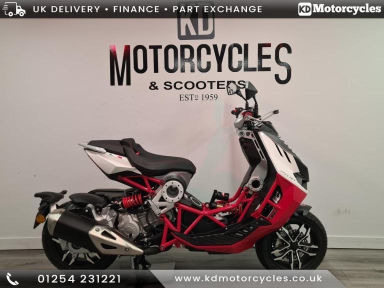 Italjet Dragster 125cc Learner Legal Sports Scooter MASSIVE SAVING