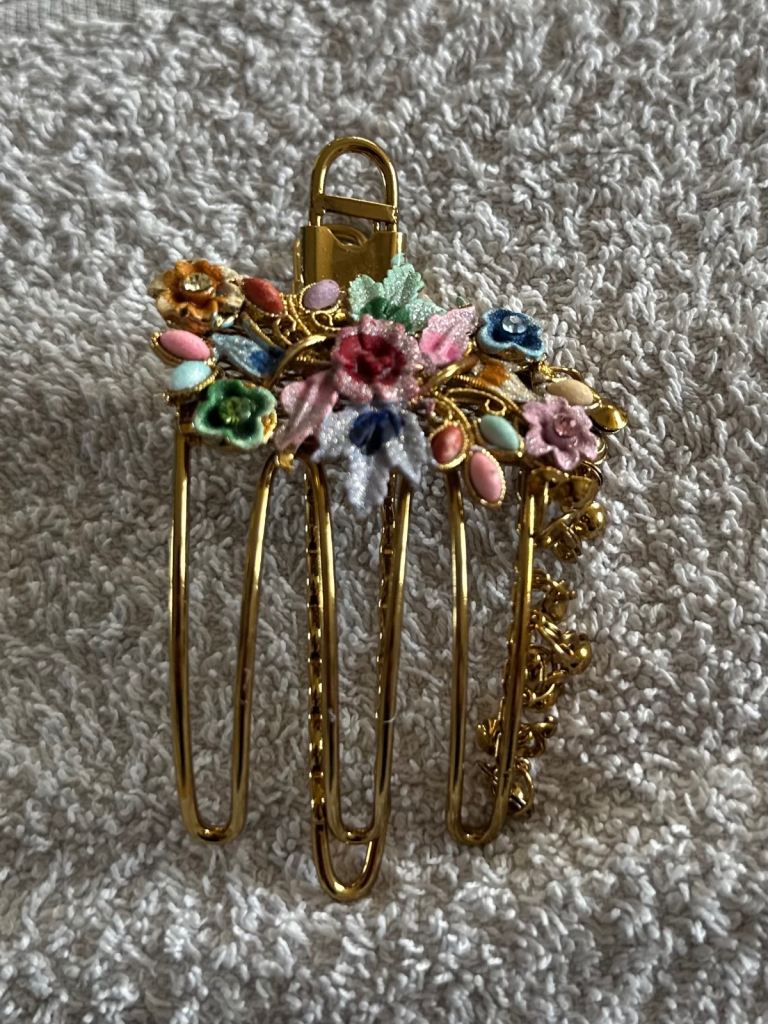 Gold tone Floral Hair Clip – Decorative, Elegant